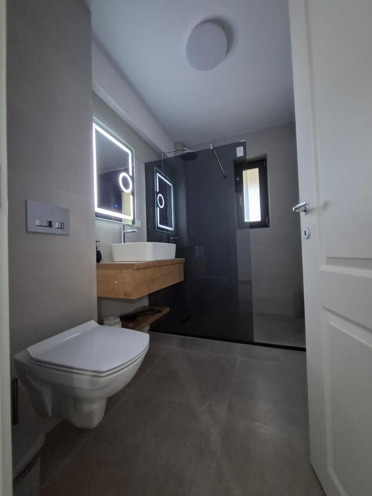 Confort Aparthotel Iasi Ngoại thất bức ảnh